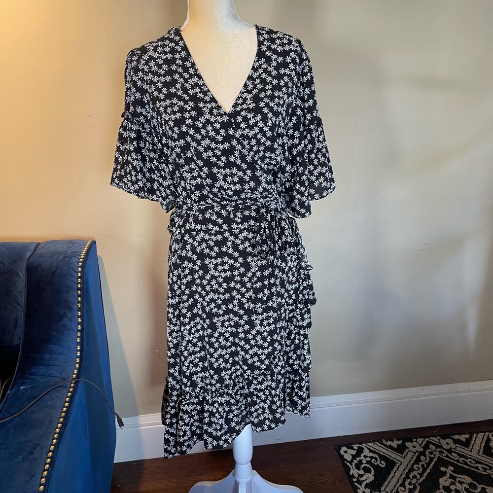 NWOT Max Studio Ruffled Crepe Wrap Style Dress Size XL